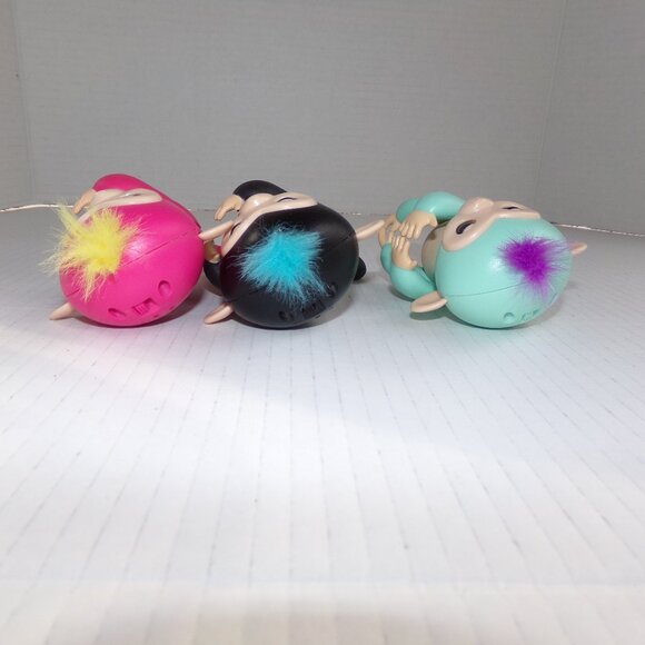 3 Fingerlings Monkeys Interactive Work Pink Black Green - Picture 6 of 13